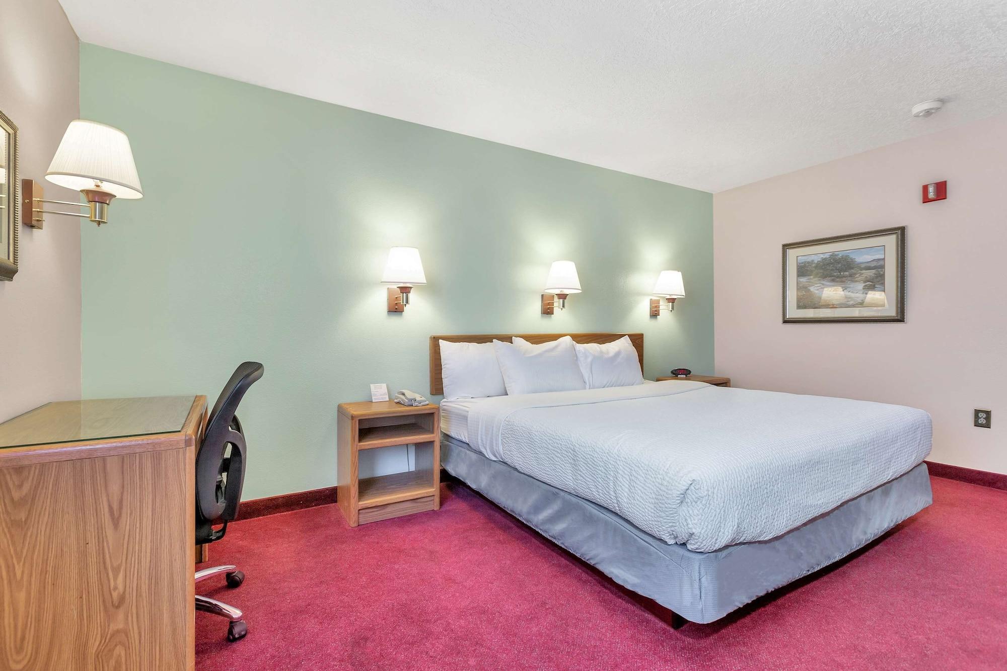Americas Best Value Inn Сідар-Сіті Екстер'єр фото