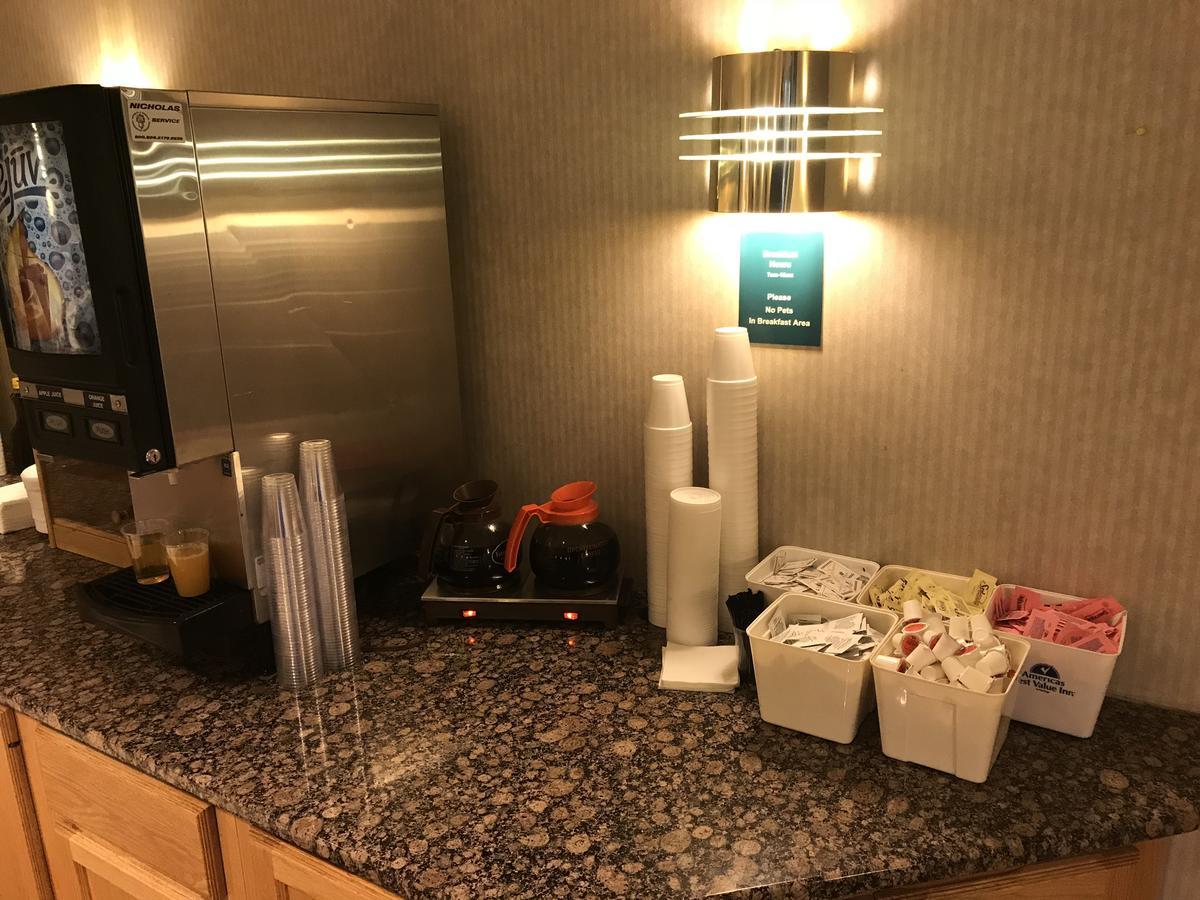 Americas Best Value Inn Сідар-Сіті Екстер'єр фото